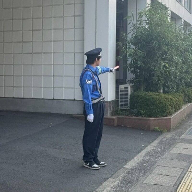 施設前での案内