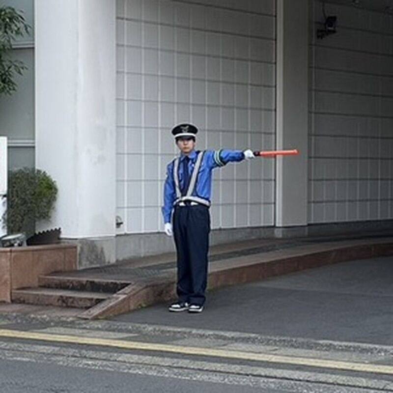 施設入口での誘導